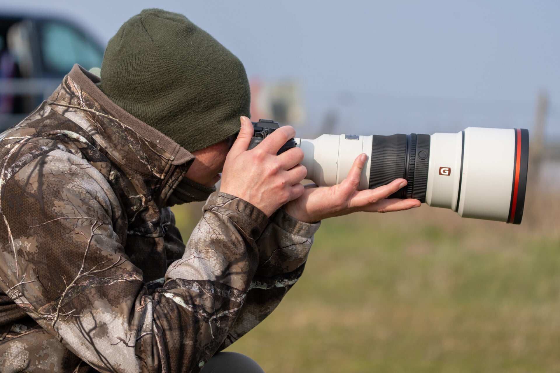 Stephan Siemon beim Fotografieren von Nutrias auf der Insel Poel